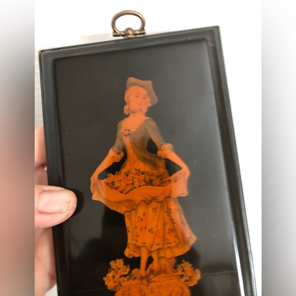 Vtg Black and Gold Decorative Plaque Wall Decor - Picture 12 of 12